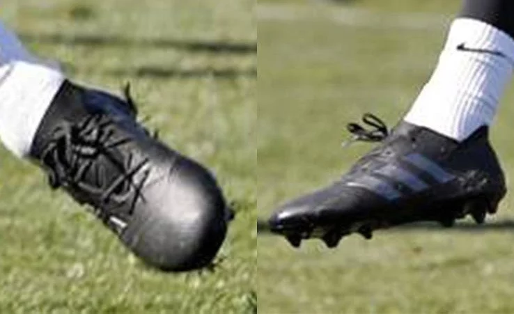 post card botas negras messi.webp
